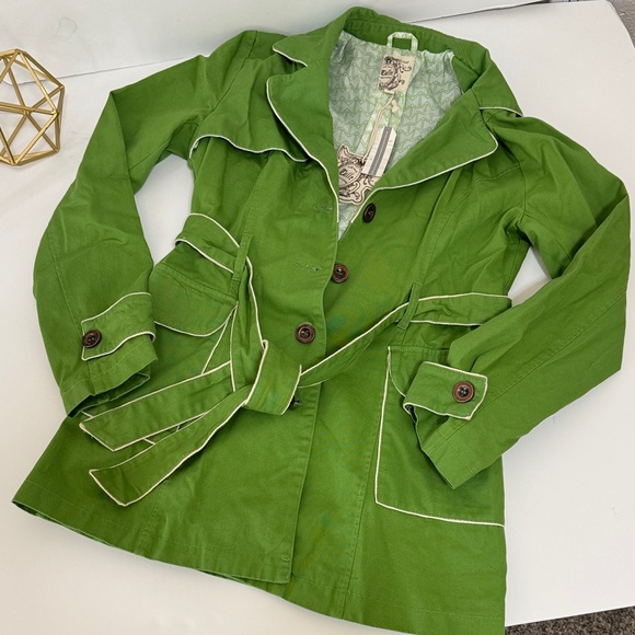 Tulle Jackets & Blazers - Tulle Green Trench Coat with Cream Piping